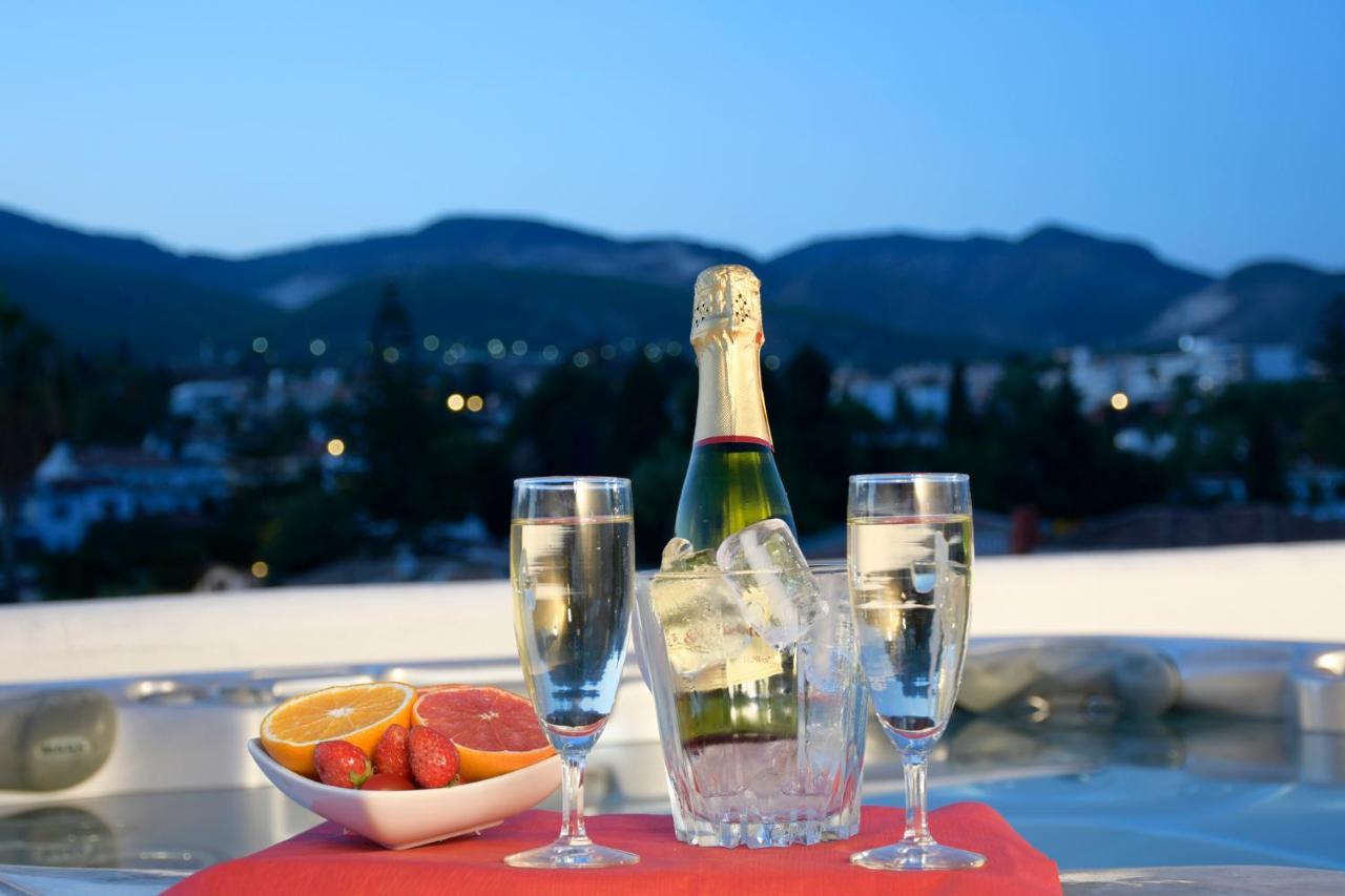 Appartamento Isla De Benalmadena 1, Jacuzzi, 80M From The Sea, Ac, Bbq, Private Parking, Big Terrace Esterno foto