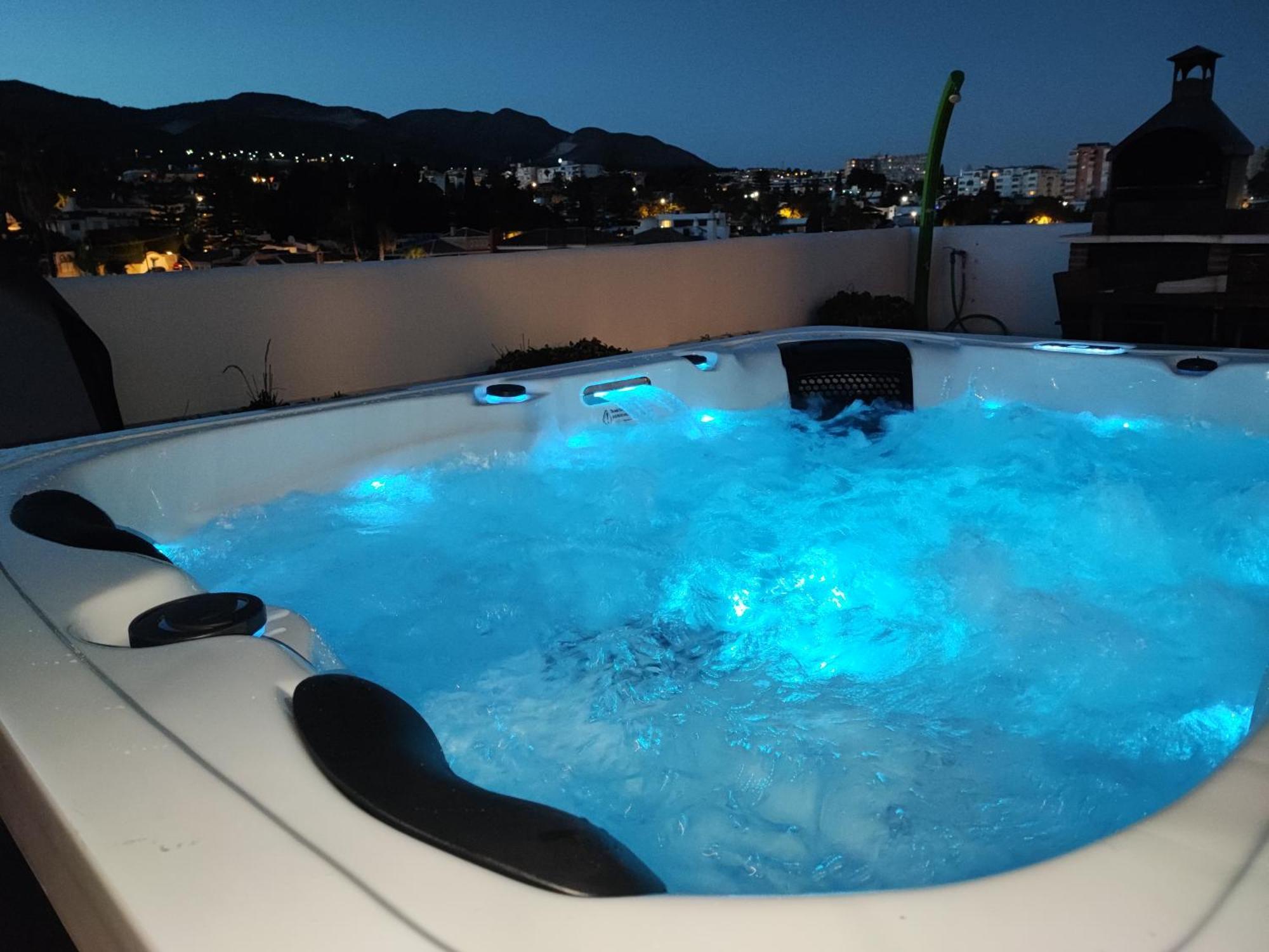 Appartamento Isla De Benalmadena 1, Jacuzzi, 80M From The Sea, Ac, Bbq, Private Parking, Big Terrace Esterno foto